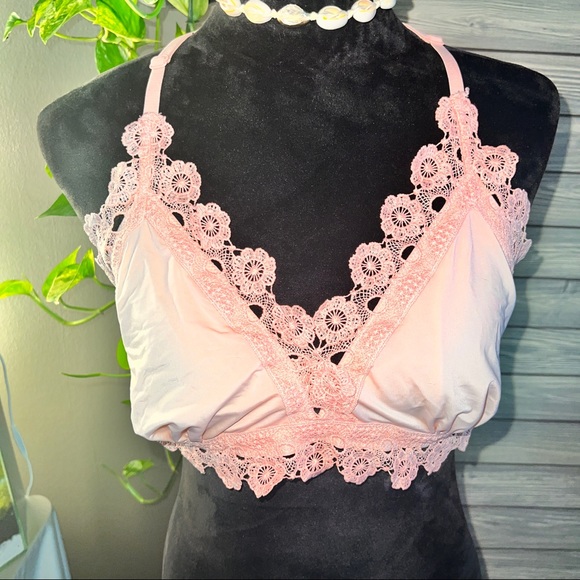 No Boundaries - Soft Pink Lace Brallette - Silky Feel! - Picture 3 of 6